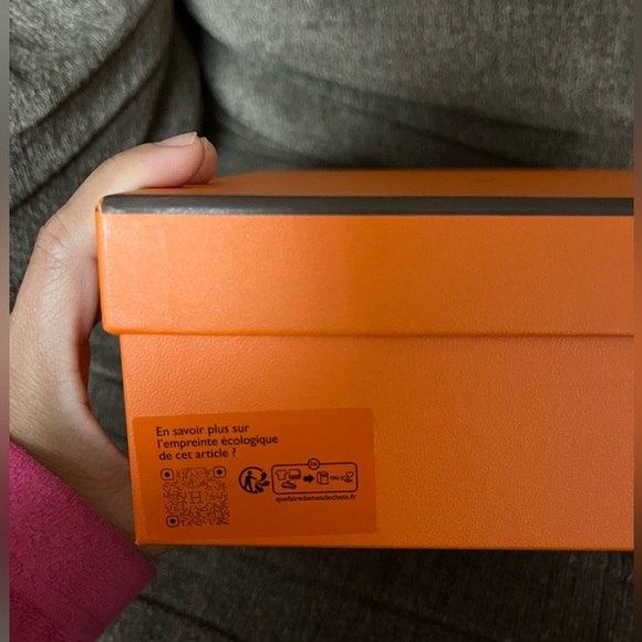 Hermes box (Authentic, bought from Paris early this year 2024) - Picture 4 of 8